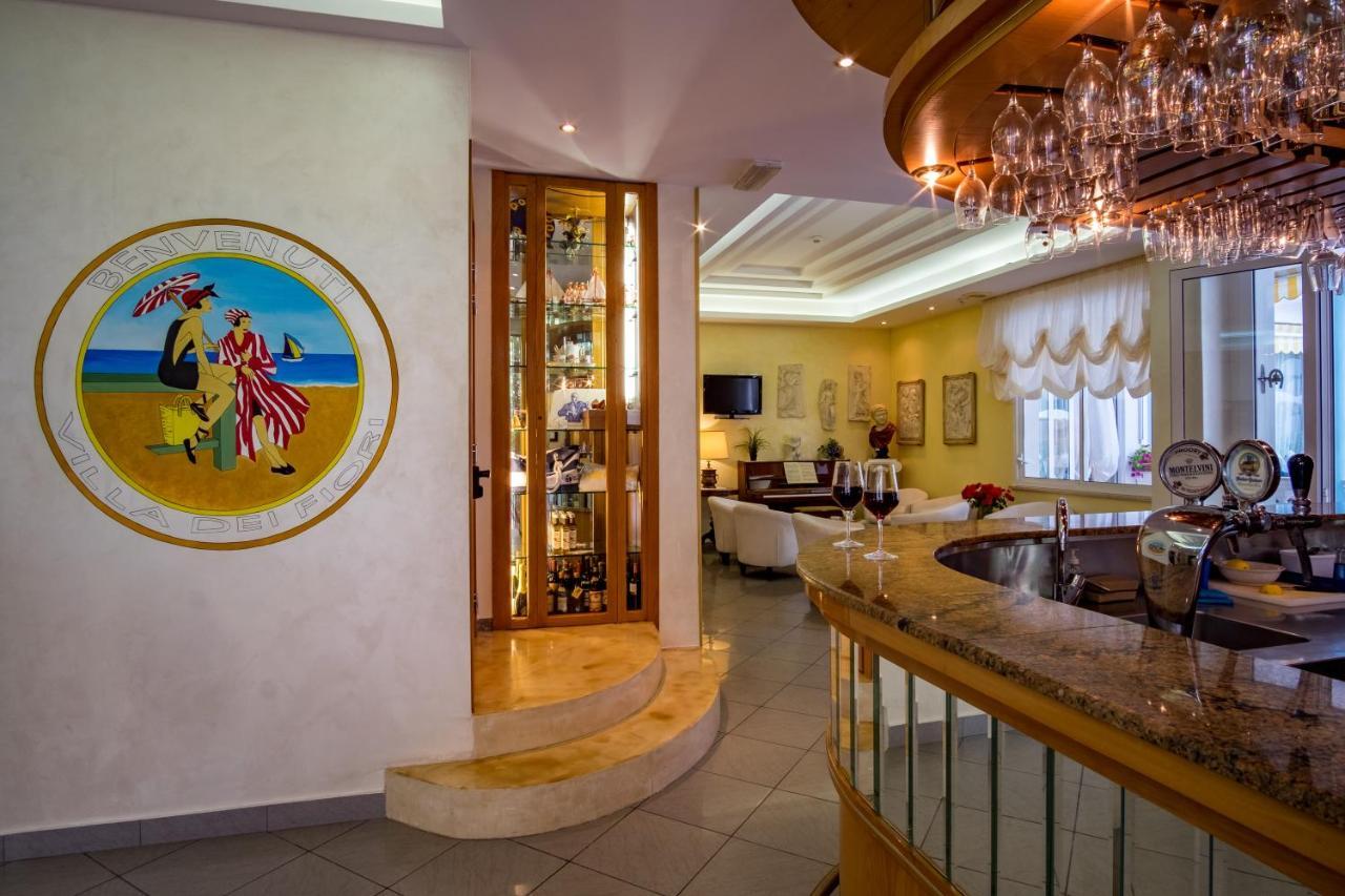 Hotel Villa Dei Fiori - Sul Mare Con Piscina Viserbella di Rimini Zewnętrze zdjęcie