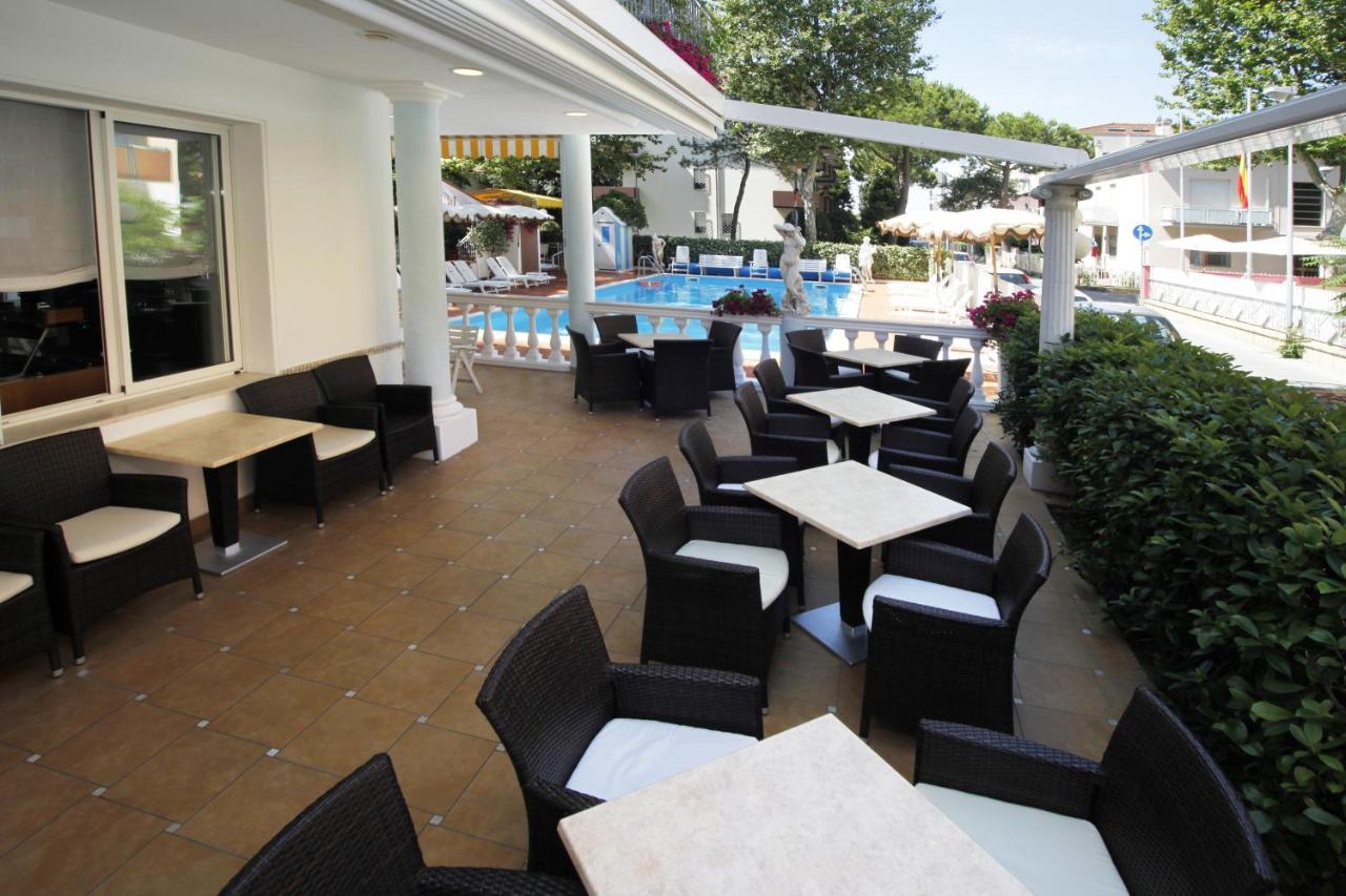 Hotel Villa Dei Fiori - Sul Mare Con Piscina Viserbella di Rimini Zewnętrze zdjęcie