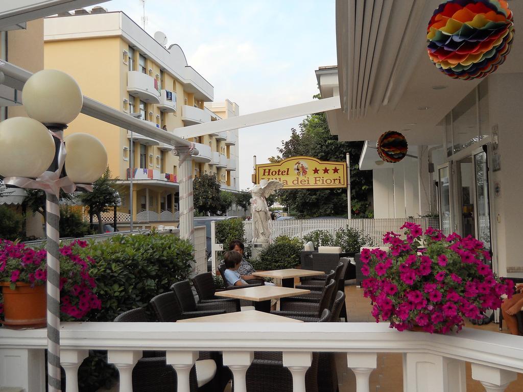 Hotel Villa Dei Fiori - Sul Mare Con Piscina Viserbella di Rimini Zewnętrze zdjęcie