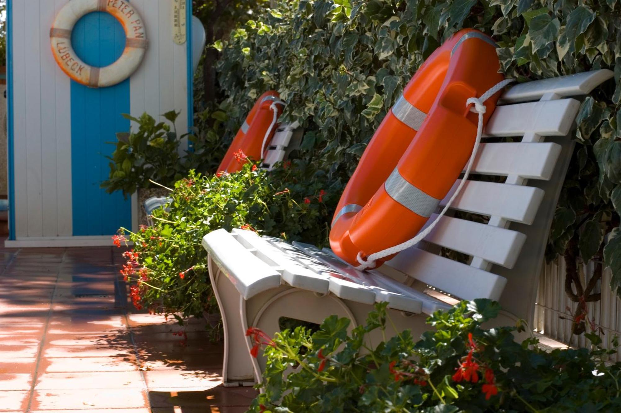 Hotel Villa Dei Fiori - Sul Mare Con Piscina Viserbella di Rimini Zewnętrze zdjęcie