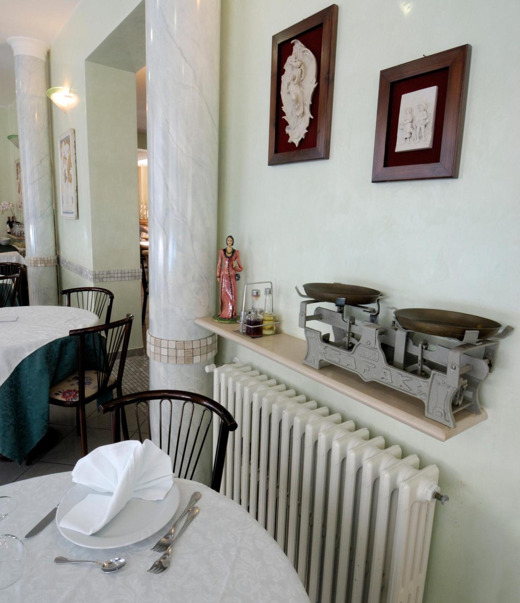 Hotel Villa Dei Fiori - Sul Mare Con Piscina Viserbella di Rimini Zewnętrze zdjęcie