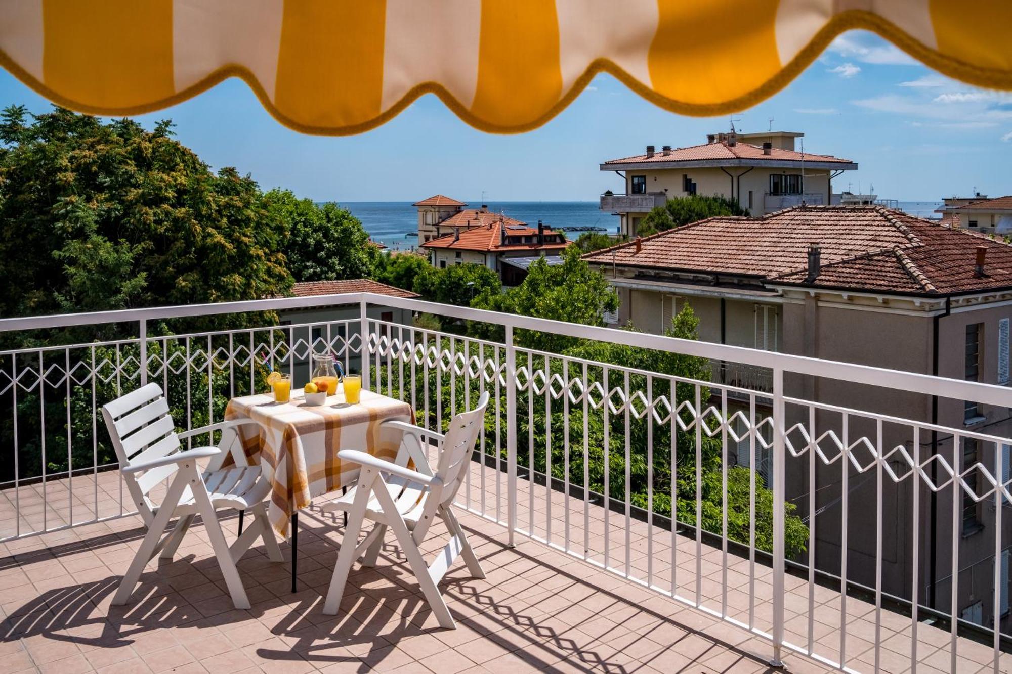 Hotel Villa Dei Fiori - Sul Mare Con Piscina Viserbella di Rimini Zewnętrze zdjęcie